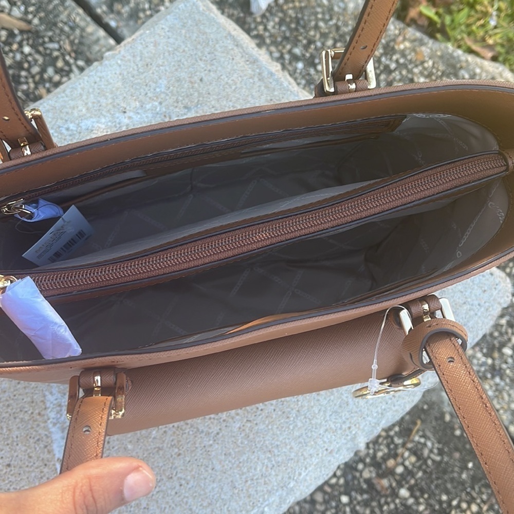 Michael Kors jet set leather tote - Picture 9 of 14